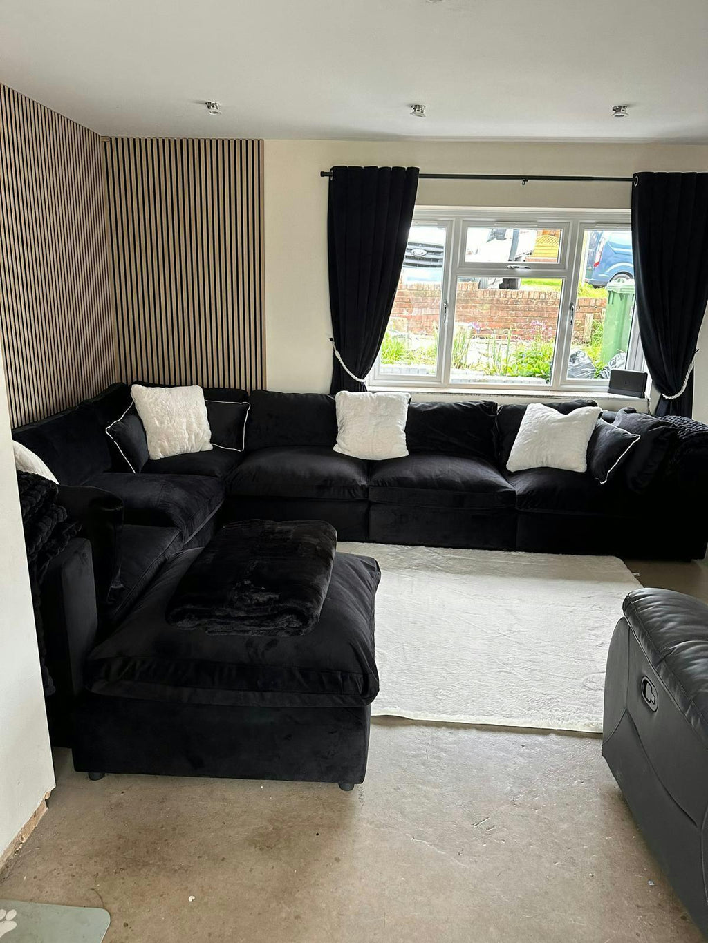 Kensington Large U-Shape Sofa & Footstool Bundle corner detail